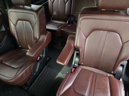Used 2022 Ford Expedition Limited image 14