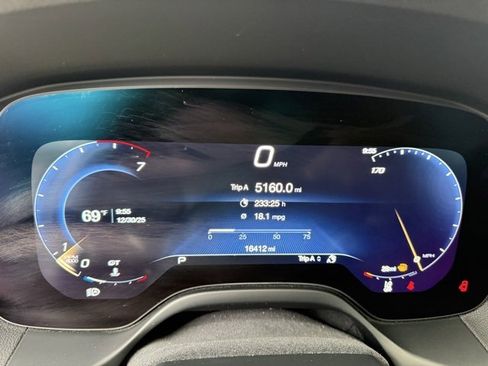 Certified 2023 Maserati Grecale Modena image 17