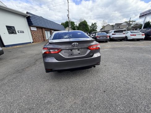 Used 2021 Toyota Camry LE image 23