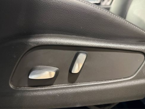 Used 2022 Cadillac XT6 Luxury AWD/4WD image 21