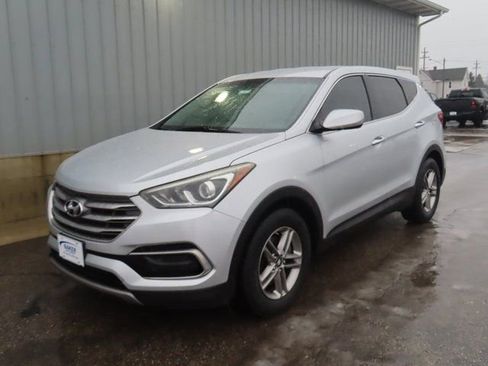 Used 2017 Hyundai Santa Fe Sport image 5