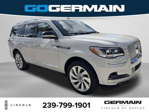 Used 2023 Lincoln Navigator Reserve RWD image 9