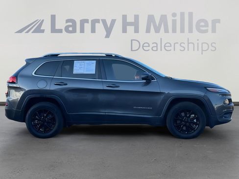 Used 2018 Jeep Cherokee Latitude Plus w/ Trailer Tow Group image 7