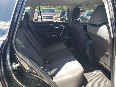 Used 2025 Toyota RAV4 XLE AWD/4WD image 18