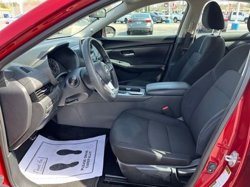 Used 2024 Nissan Sentra SV w/ Trunk Package image 18