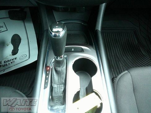 Used 2018 Chevrolet Malibu LT image 17