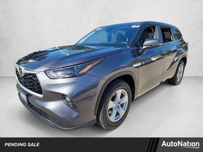 Used 2024 Toyota Highlander LE