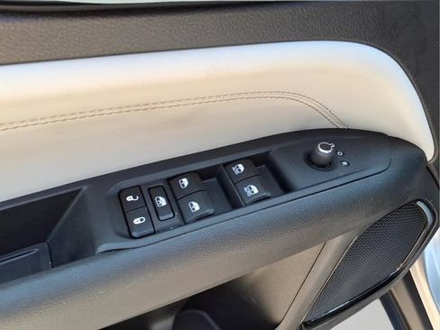 Used 2023 Jeep Compass Limited AWD/4WD image 15