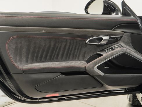 Used 2016 Porsche 911 Cabriolet image 33