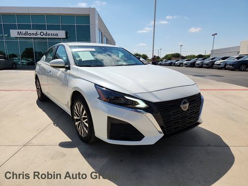 Used 2023 Nissan Altima 2.5 SV AWD/4WD image 1