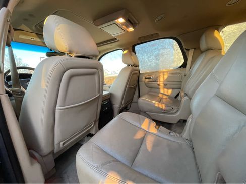 Used 2014 Cadillac Escalade Premium image 19