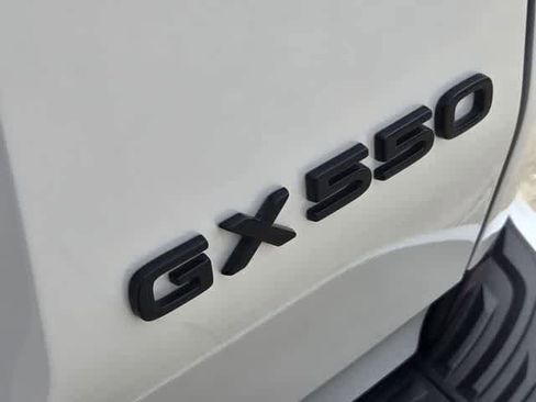 Used 2024 Lexus GX 550 w/ Accessory Package (Z1) AWD/4WD image 7