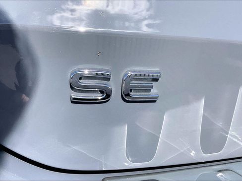 Certified 2023 Volkswagen Taos SE w/ Black Wheel Package image 31