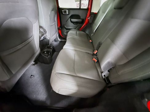 Used 2018 Jeep Wrangler Unlimited Sport S AWD/4WD image 26