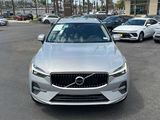 Used 2022 Volvo XC60 B5 Momentum image 2