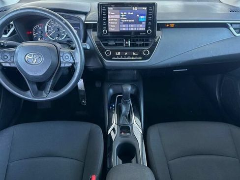 Used 2022 Toyota Corolla LE FWD image 13