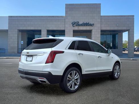 Certified 2024 Cadillac XT5 Premium Luxury w/ LPO, Floor Liner Package AWD/4WD image 5