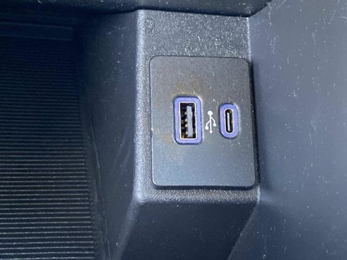 Used 2022 Ford Edge SEL AWD/4WD image 14