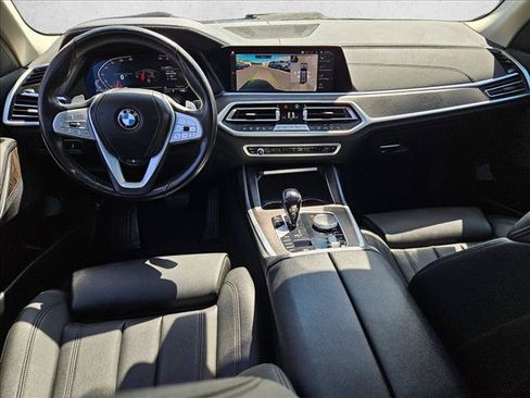 Used 2022 BMW X7 xDrive40i w/ Parking Assistance Package AWD/4WD image 17