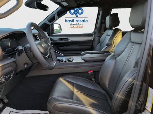 Used 2023 Jeep Wagoneer Series II image 10