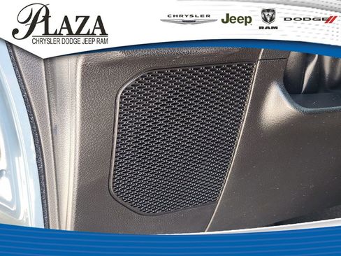 Certified 2024 Jeep Gladiator Mojave AWD/4WD image 19