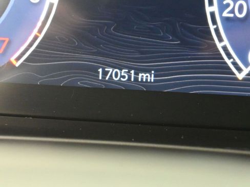 Used 2024 Jeep Grand Cherokee Limited w/ Black Appearance Package image 32