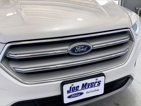 Used 2019 Ford Escape SE image 7