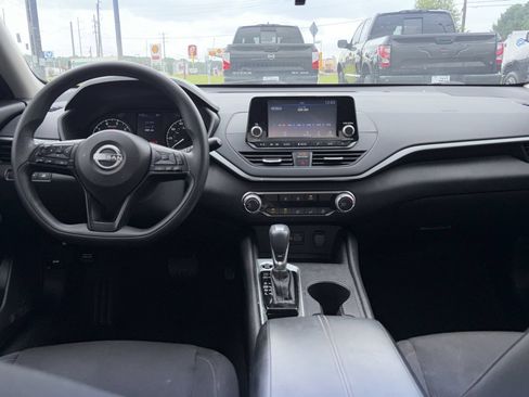 Used 2023 Nissan Altima 2.5 S FWD image 2