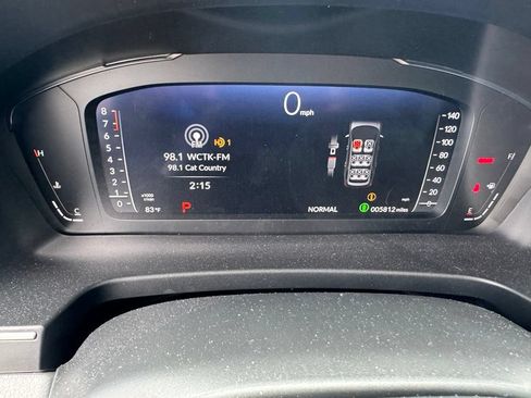 Used 2025 Honda Pilot Elite image 11