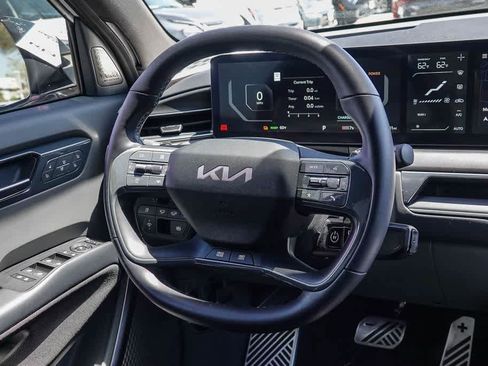 Certified 2024 Kia EV9 GT-Line AWD/4WD image 14