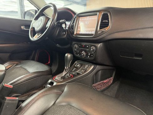 Used 2018 Jeep Compass Trailhawk AWD/4WD image 20