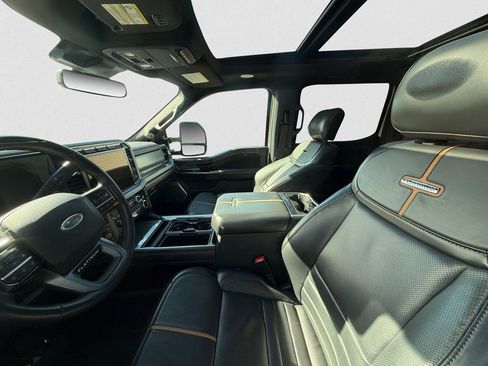 Certified 2024 Ford F350 Platinum w/ Tremor Off-Road Package image 8