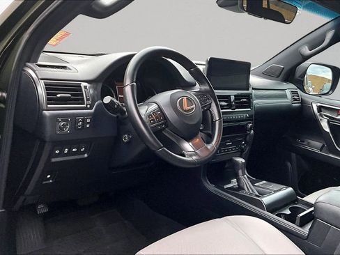 Used 2023 Lexus GX 460 w/ Black Line Special Edition image 16