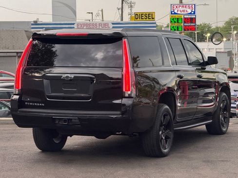 Used 2019 Chevrolet Suburban LT AWD/4WD image 12