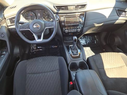 Used 2018 Nissan Rogue SV FWD image 16