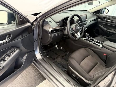Used 2024 Nissan Altima 2.5 SV FWD image 27