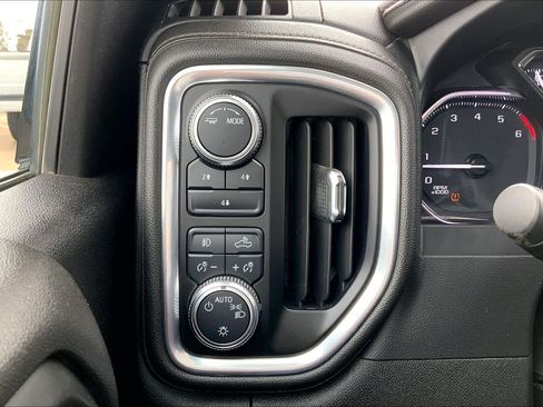 Used 2022 GMC Sierra 3500 SLE w/ SLE Convenience Package image 35