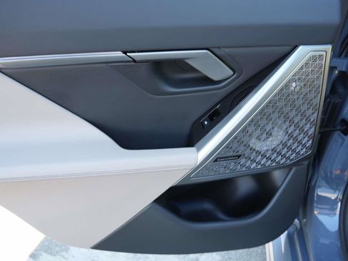 Used 2026 BMW M5 image 11