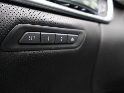 Used 2018 Cadillac XTS Luxury image 13