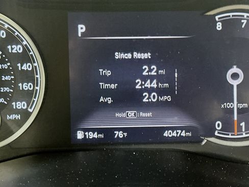 Used 2025 Genesis G70 2.5T RWD image 19