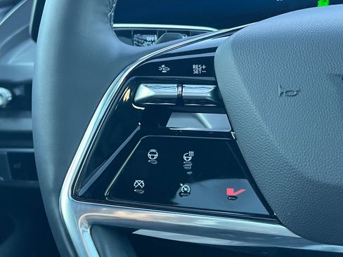 Used 2026 Cadillac Vistiq Sport w/ LPO, Floor Liner Package image 36