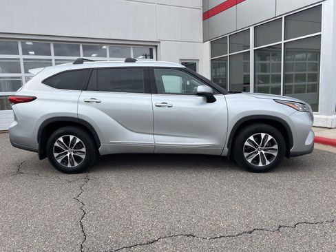 Used 2020 Toyota Highlander XLE image 7