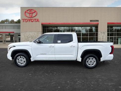Certified 2025 Toyota Tundra SR5 w/ SR5 Premium Package AWD/4WD image 7