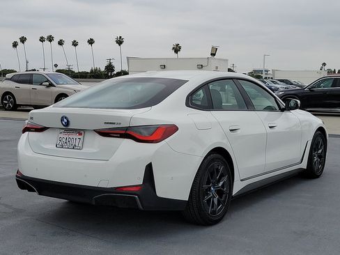 Used 2023 BMW i4 eDrive35 RWD image 3