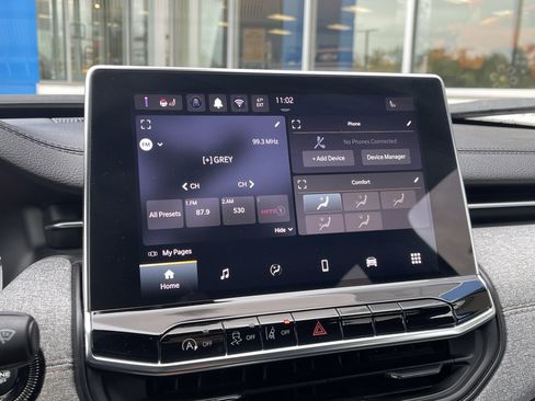 Used 2024 Jeep Compass Latitude image 25