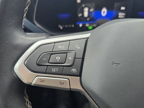 Used 2022 Volkswagen Taos SE w/ Panoramic Sunroof Package image 19