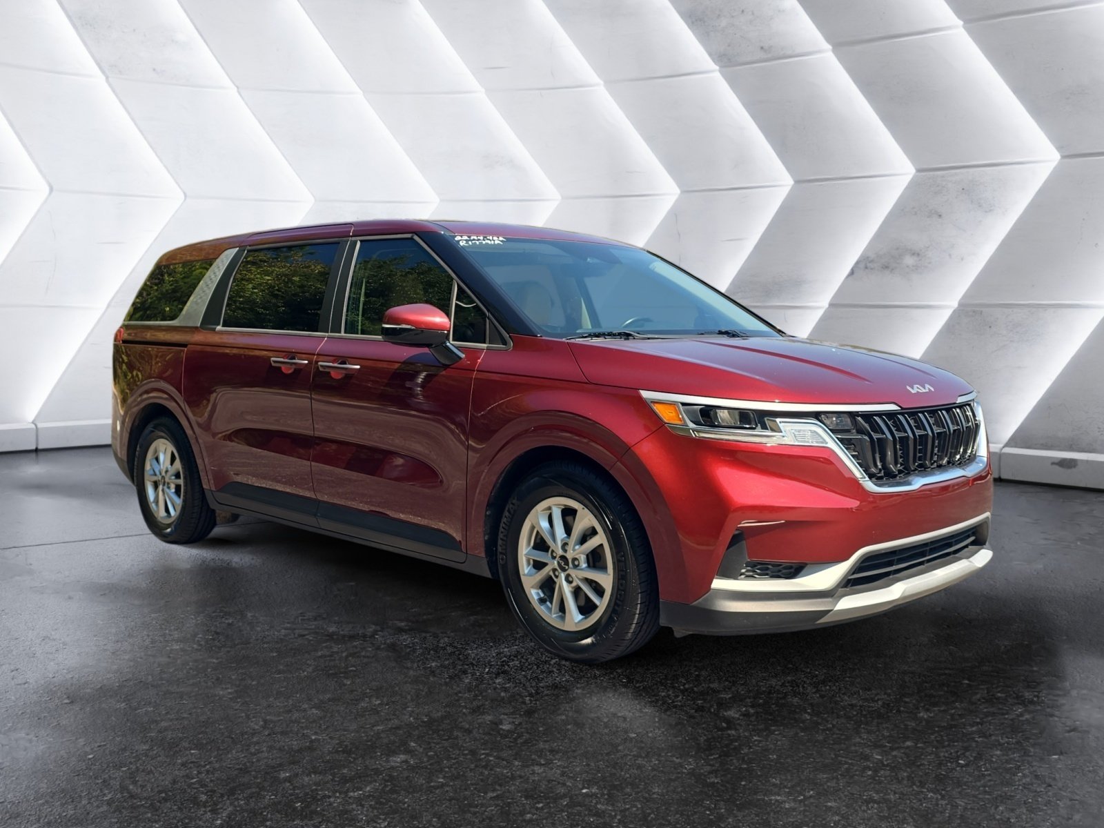 Used 2022 Kia Carnival LXS FWD image 7