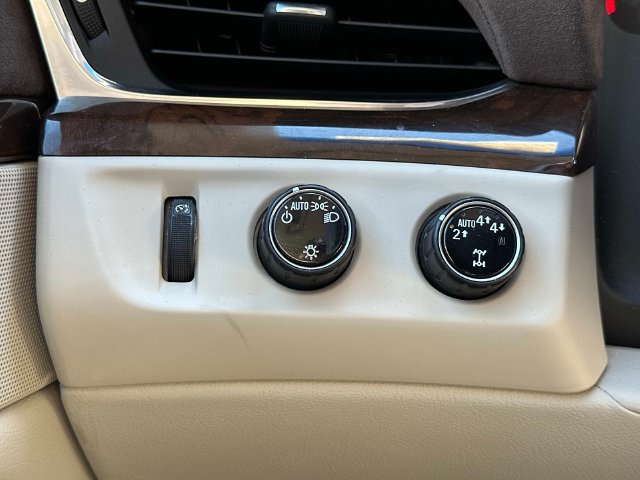 Used 2017 Cadillac Escalade ESV Luxury AWD/4WD image 26