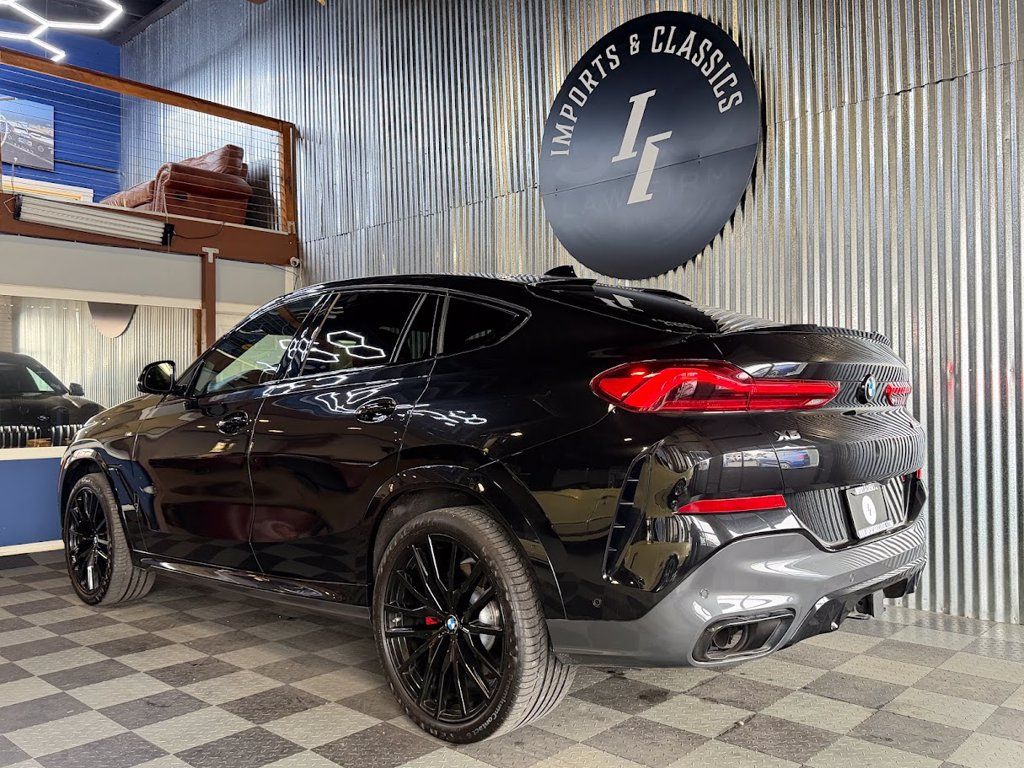 Used 2022 BMW X6 M50i AWD/4WD image 3