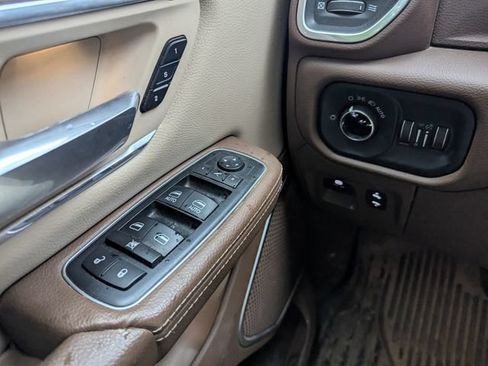 Used 2019 RAM 1500 Laramie AWD/4WD image 21